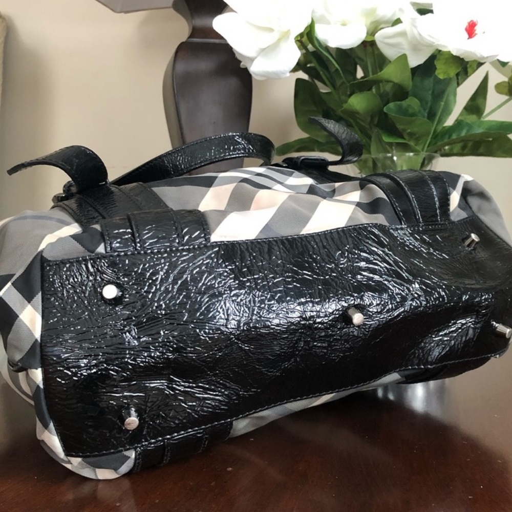Burberry Black Beat Check Nylon And Patent Leather Lowry Tote - Picture 10 of 16